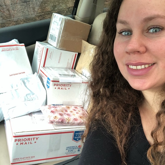 Meet your Posher, Cristina - Picture 1 of 14